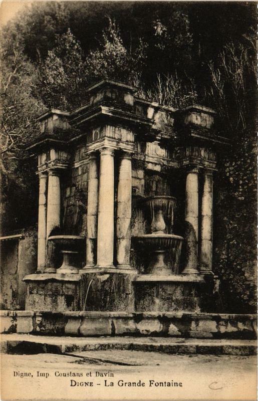 Carte postale ancienne Digne La Grande Fontaine