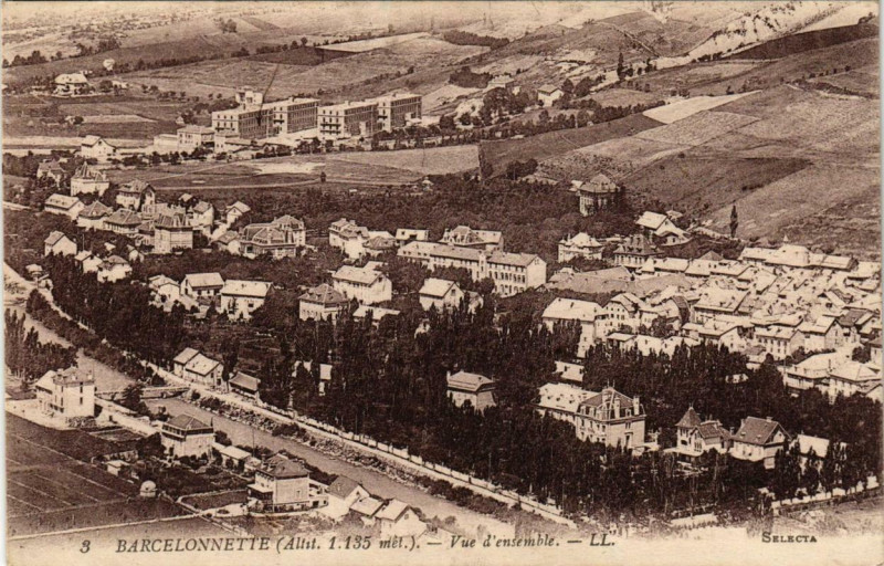 Carte postale ancienne Barcelonnette Vue d'ensemble à Barcelonnette