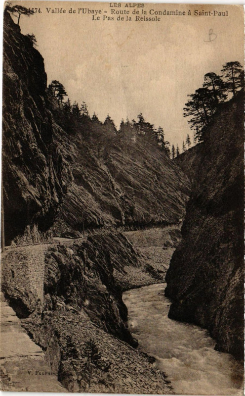 Carte postale ancienne Vallée de l'Ubaye - Route de la Condamine a Saint-Paul-Le Pas de..
