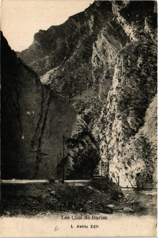 Carte postale ancienne Les Cluse de Barles à Barles