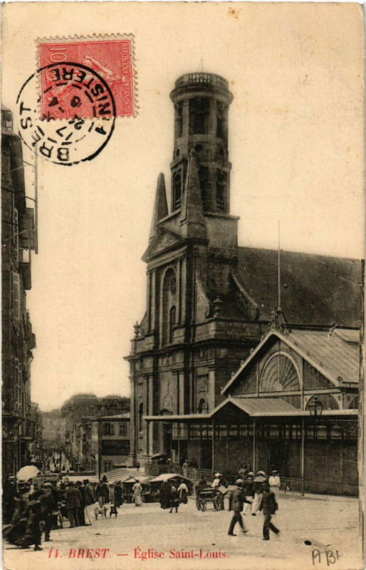 Carte postale ancienne Brest - Eglise Saint-Louis à Brest