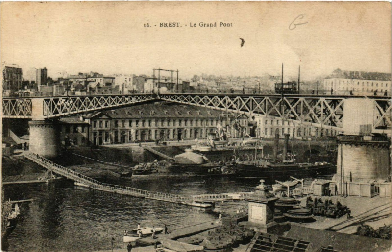 Carte postale ancienne Brest - La Grand Pont à Brest