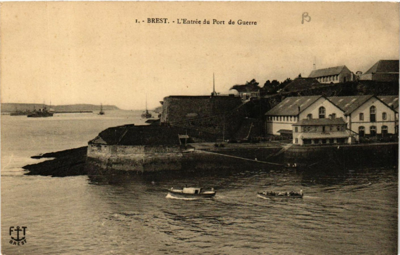 Carte postale ancienne Brest - L'Entrée du Port du Guerre à Brest