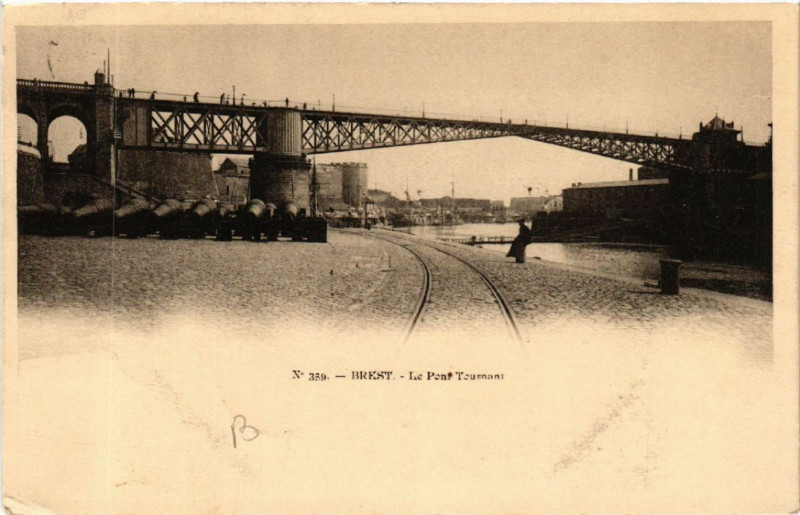 Carte postale ancienne Brest - Le Pont Tournant à Brest