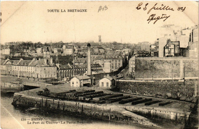 Carte postale ancienne Toute la Bretagne - Brest - Le Port de Guerre - La Porte Tourville à Brest