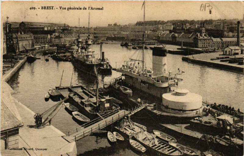 Carte postale ancienne Brest - Vue générale de l'Arsenal à Brest