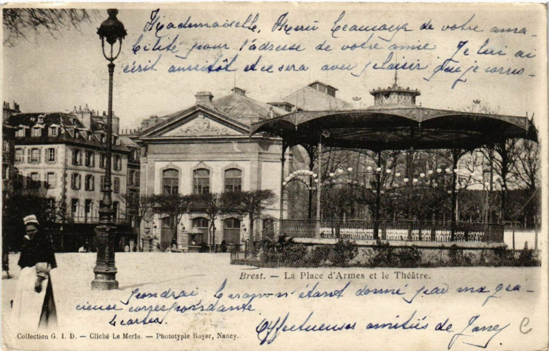 Carte postale ancienne Brest - La Place d'Armes et le Théatre à Brest