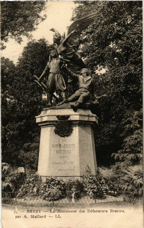 Carte postale ancienne Brest - Le Mon. des Défenseurs Bretons par A.Maillard à Brest
