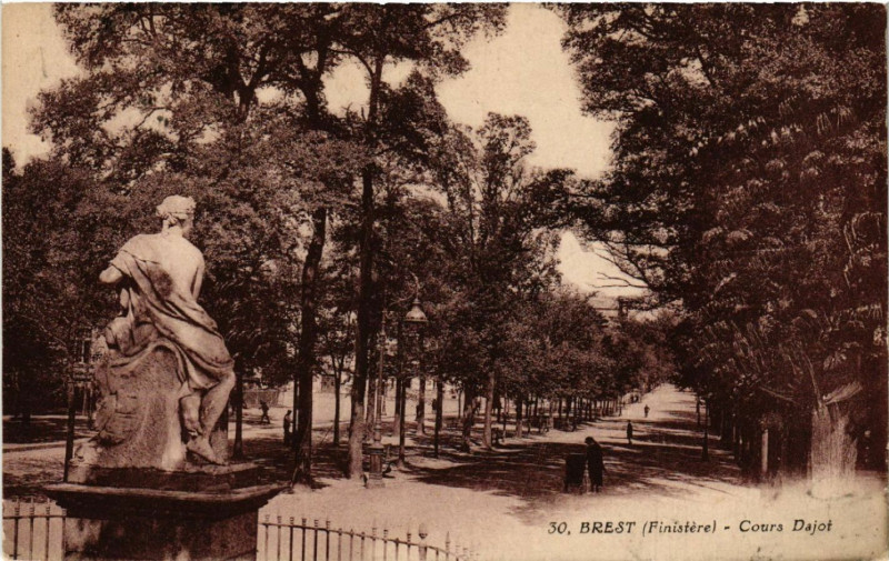 Carte postale ancienne Brest - Cours Dajot à Brest