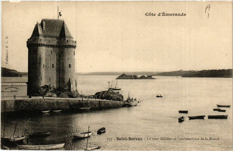 Carte postale ancienne Saint-Servan - La tour Solidor et l'embouchura