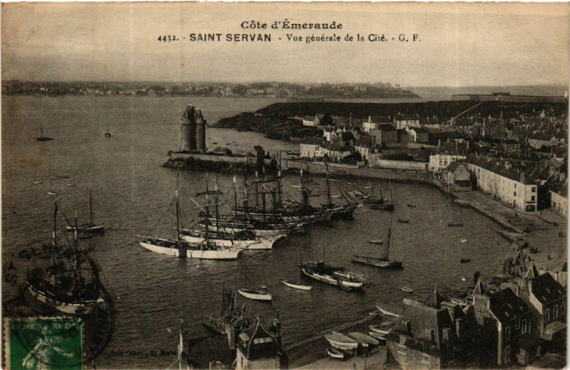 Carte postale ancienne Cot d'emeraude - Saint-Servan - Vue générale de la Cite