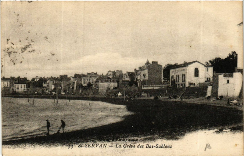 Carte postale ancienne Saint-Servan - La Greve des Bas-Sablons