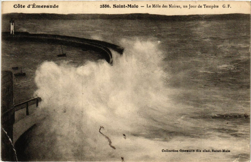 Carte postale ancienne Saint-Malo - Le Mole des Noires un Jour de à Saint-Malo