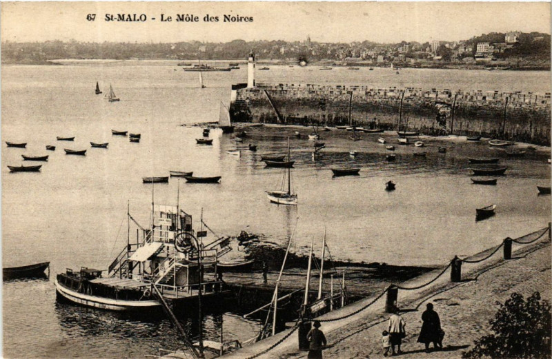 Carte postale ancienne Saint-Malo - Le Mole des Noires à Saint-Malo