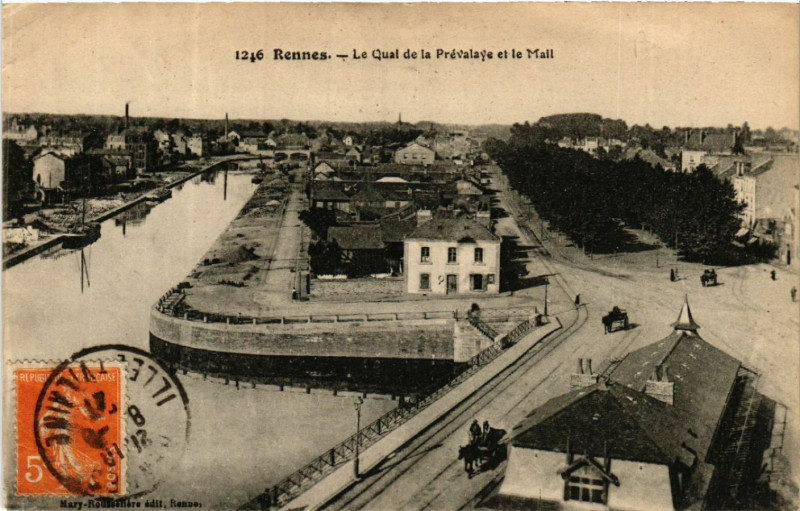 Carte postale ancienne Rennes - Le Quai de la Prevalaye et le Mail à Rennes