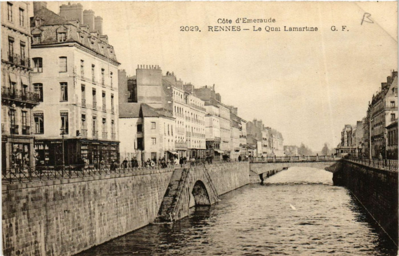 Carte postale ancienne Rennes - Le Quai Lamartine à Rennes