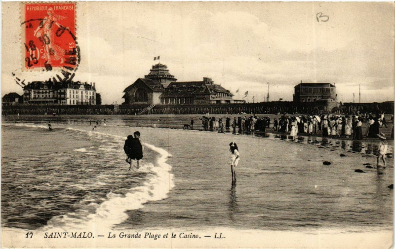 Carte postale ancienne Saint-Malo - La Grande Plage et le Casino à Saint-Malo