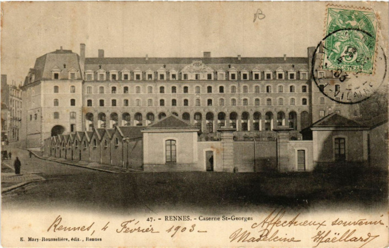 Carte postale ancienne Rennes - Caserne Saint-Georges à Rennes