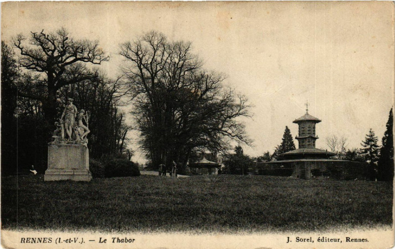 Carte postale ancienne Rennes - Le Thabor à Rennes