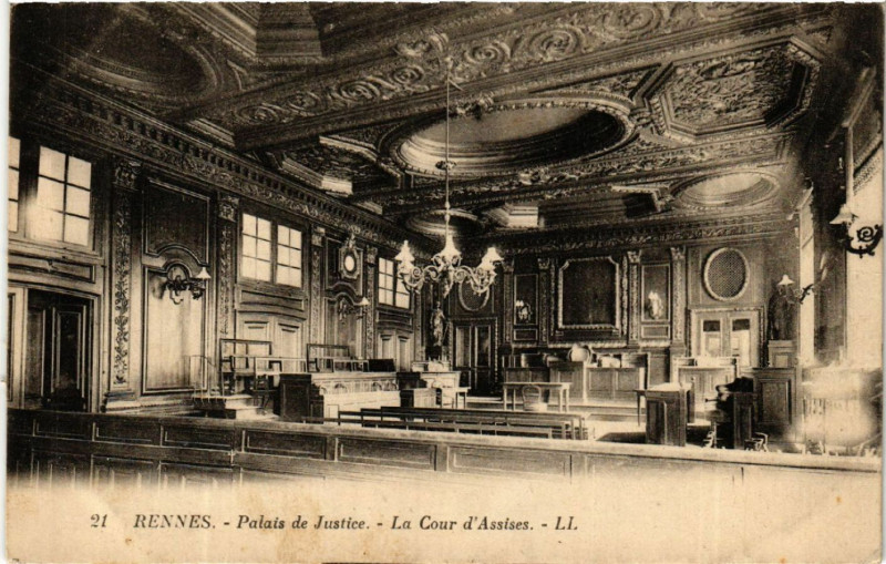 Carte postale ancienne Rennes - Palais de Justice - La Cour d'Assies à Rennes