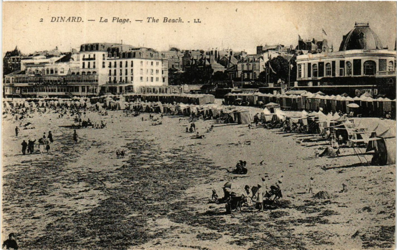 Carte postale ancienne Dinard - La Plage - The Beach à Dinard