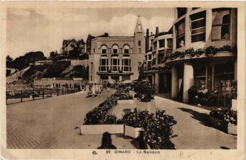 Carte postale ancienne Dinard - Le Balneum à Dinard