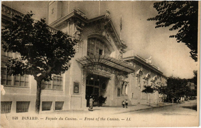 Carte postale ancienne Dinard - Facade du Casino - Front of the Casino à Dinard