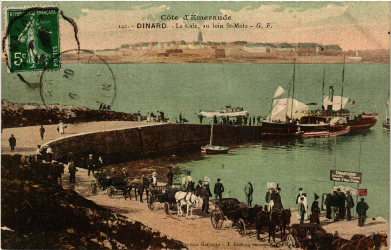 Carte postale ancienne Dinard - La Cale au loin Saint-Malo à Dinard