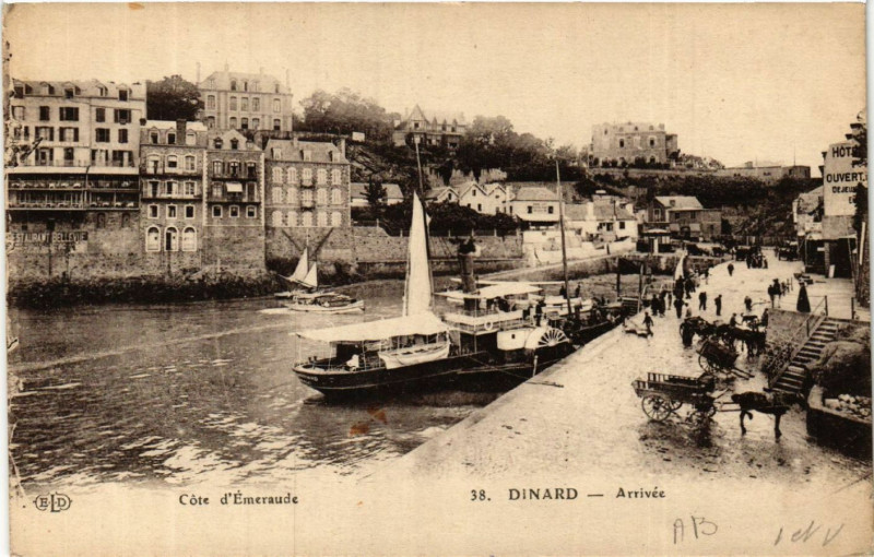 Carte postale ancienne Dinard - Arrivée à Dinard