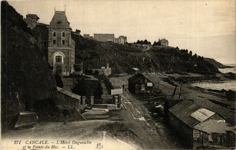 Carte postale ancienne Cancale - L'Hotel Duguesclin et la Pointe du Hoc à Cancale