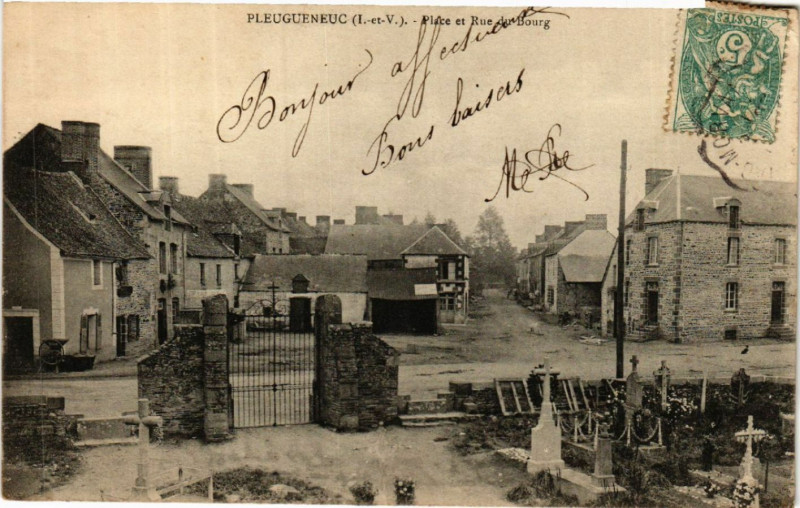 Carte postale ancienne Pleugueneuc - Place et Rue du Bourg à Pleugueneuc