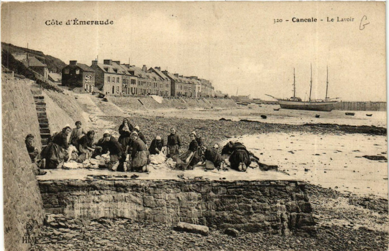 Carte postale ancienne Cancale - Le Lavoir à Cancale
