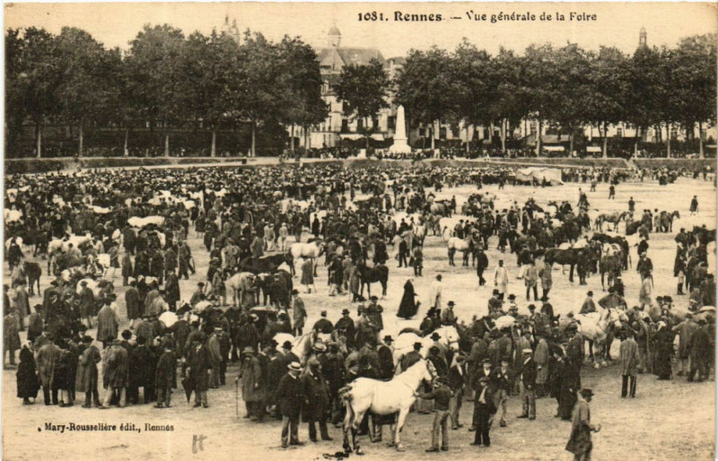 Carte postale ancienne Rennes - Vue générale de la Foire à Rennes