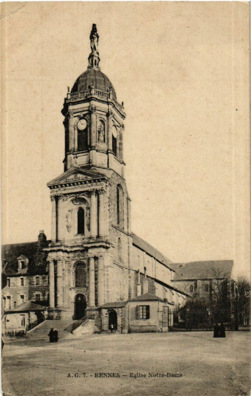 Carte postale ancienne Rennes - Eglise N - D à Rennes