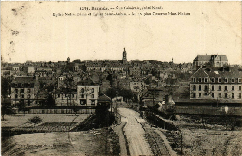Carte postale ancienne Rennes - Vue générale (cote Nord) - Eglise N - D. et Eglise à Rennes