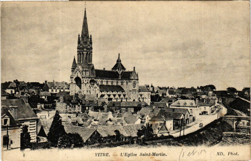 Carte postale ancienne Vitre - L'Eglise Saint-Martin à Vitré
