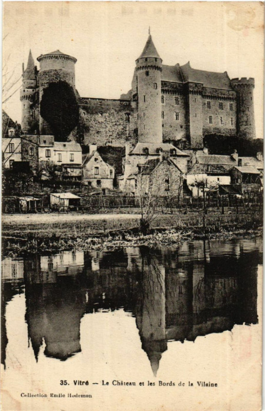 Carte postale ancienne Vitre - Le Chateau et les Bords de la Vilaine à Vitré