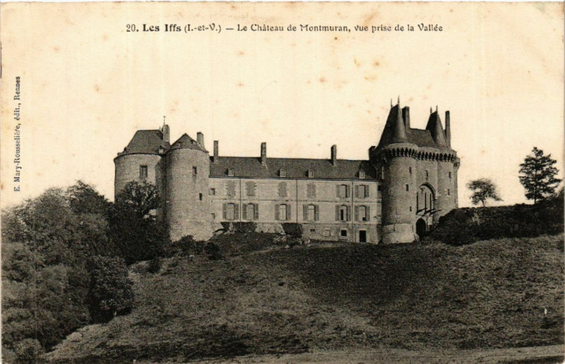 Carte postale ancienne Les Iffs - Le Chateau de Montmuran vue prise de la Vallée aux Iffs