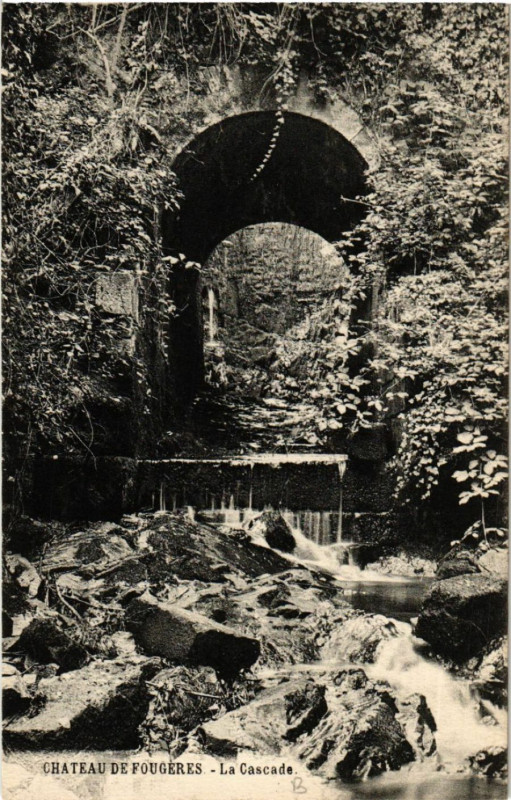 Carte postale ancienne Chateau de Fougeres - La Cascade à Fougères