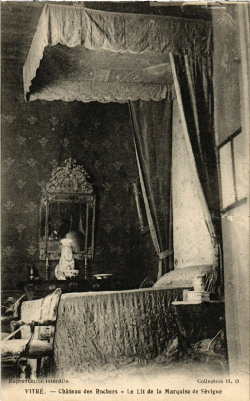 Carte postale ancienne Vitre - Chateau des Rochers - Le Lit de la Marquise de Sevigne à Vitré