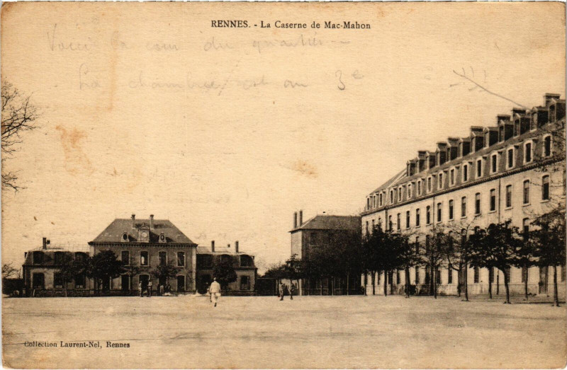 Carte postale ancienne Militaire - Rennes - La Caserne de Mac-Mahon à Rennes