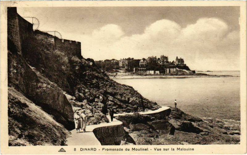 Carte postale ancienne Dinard- Promenade du Moulinet France à Dinard
