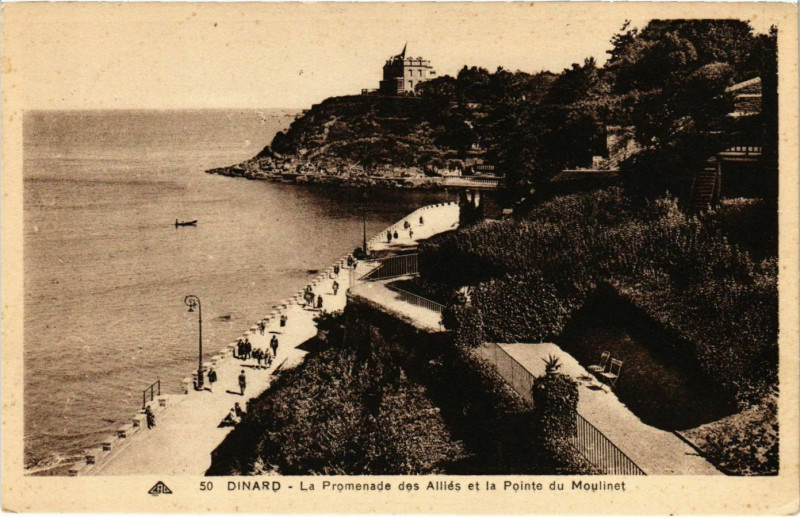 Carte postale ancienne Dinard- La Promenade des Allies et la Pointe du Moulinet France à Dinard