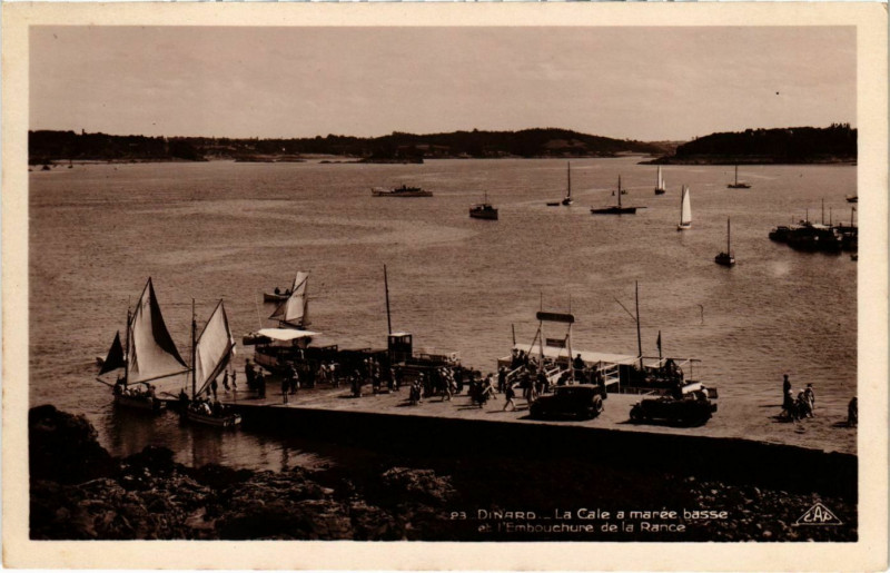 Carte postale ancienne Dinard- La Cale a maree basse France à Dinard