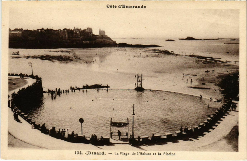 Carte postale ancienne Dinard- La Plage de l'Ecluse et la Piscine France à Dinard