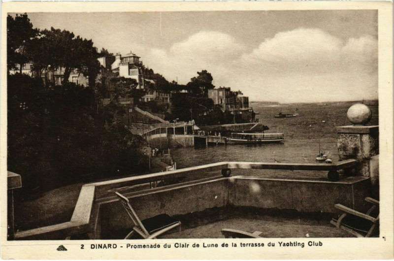 Carte postale ancienne Dinard- Promenade du Clair de Lune France à Dinard