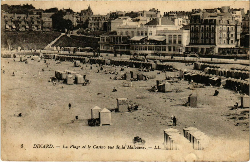 Carte postale ancienne Dinard- La Plage et le Casino France à Dinard