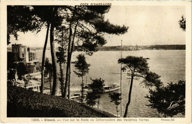 Carte postale ancienne Dinard- vue sur la Rade au Debarcadere des Vedettes Vertes France à Dinard