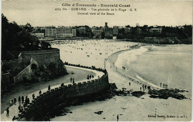 Carte postale ancienne Dinard- Vue generale de la Plage France à Dinard