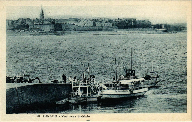 Carte postale ancienne Dinard- vue versSaint-Malo France à Dinard